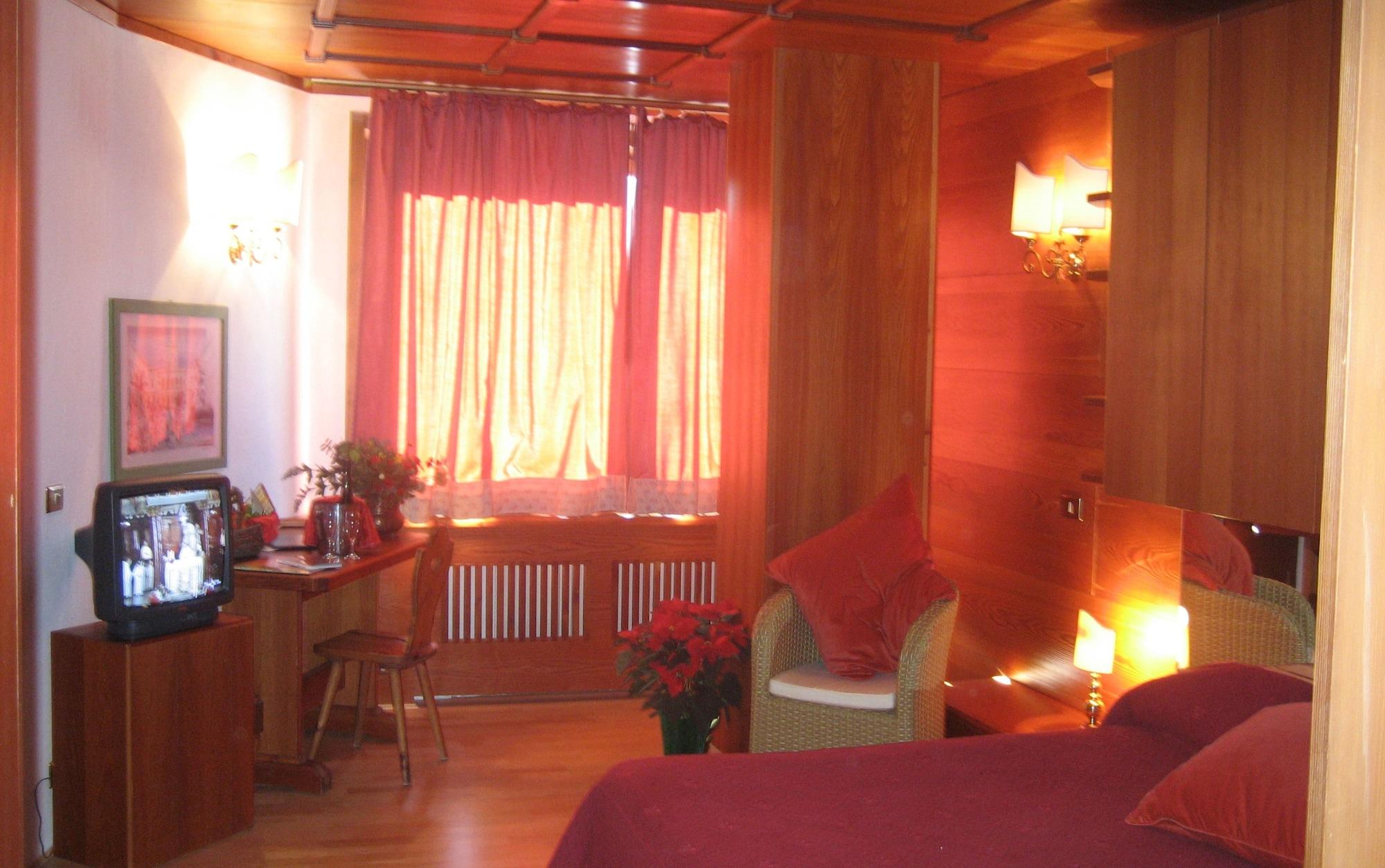 Hotel Mirage Cortina dʼAmpezzo Esterno foto