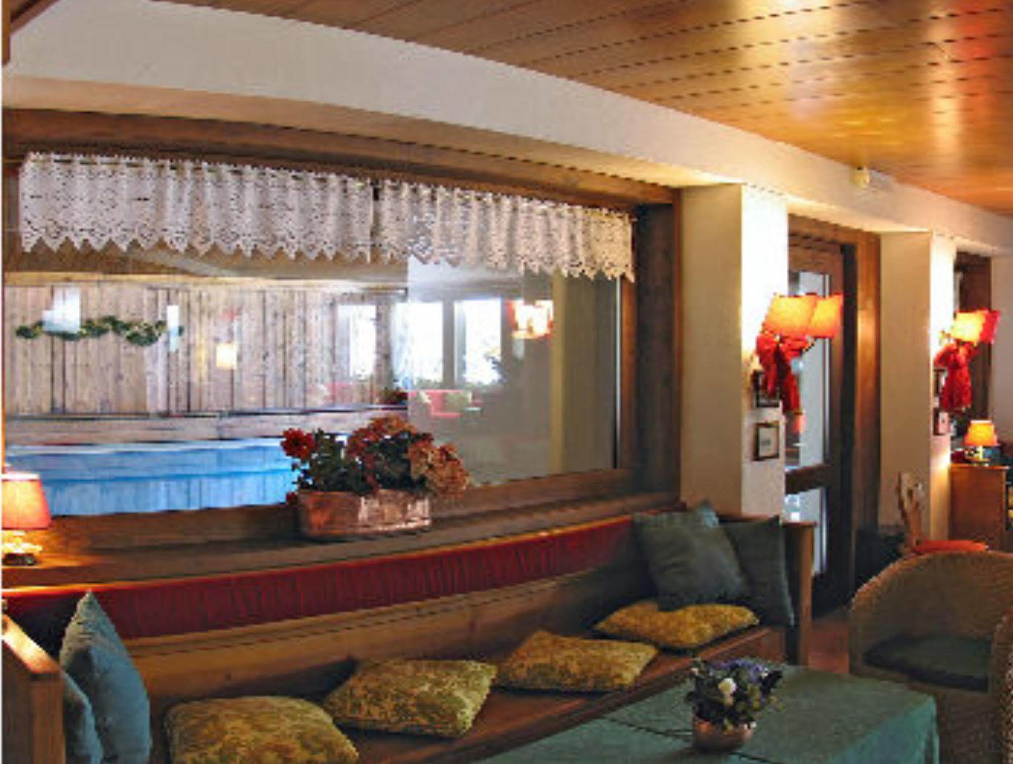 Hotel Mirage Cortina dʼAmpezzo Esterno foto