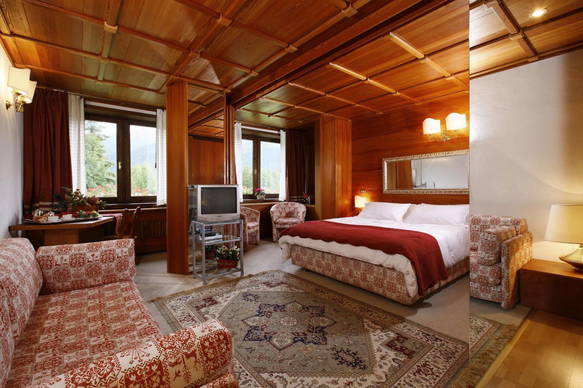 Hotel Mirage Cortina dʼAmpezzo Esterno foto